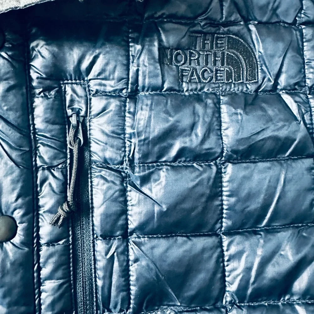 The North Face Summit Navy ThermoBall Reyes Puffer Jacket Mens Small NWOT